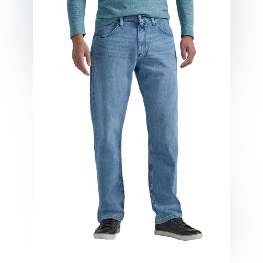 Wrangler Men's Classic 5-Pocket Relaxed Fit Flex Jean Stonewash Flex 42W X 30L